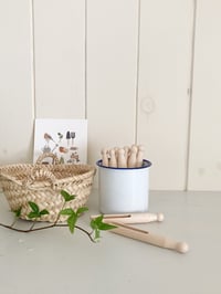 Image 2 of Pinces à linge en bois (x12) 