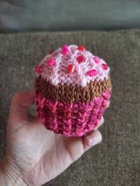 Image 15 of Knitted Cupcakes