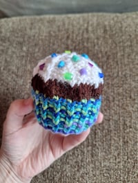 Image 19 of Knitted Cupcakes
