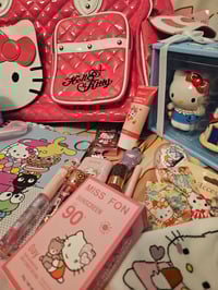 Image 2 of Hello Kitty Travel Bag Bundle 