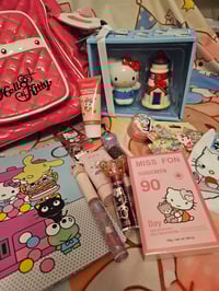 Image 5 of Hello Kitty Travel Bag Bundle 