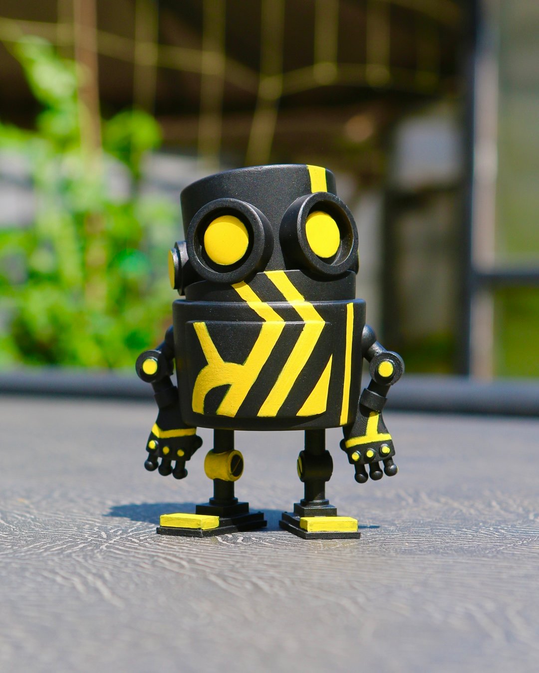 Image of UMEdroid (yellow and black)