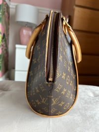Image 10 of Louis Vuitton Monogram Ellipse MM Bag