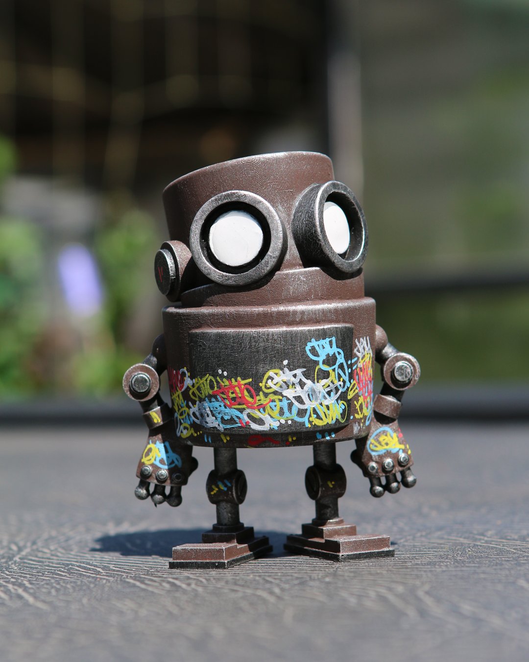 Image of UMEdroid (white eyes)