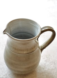 Image 2 of Pichet ancien gris
