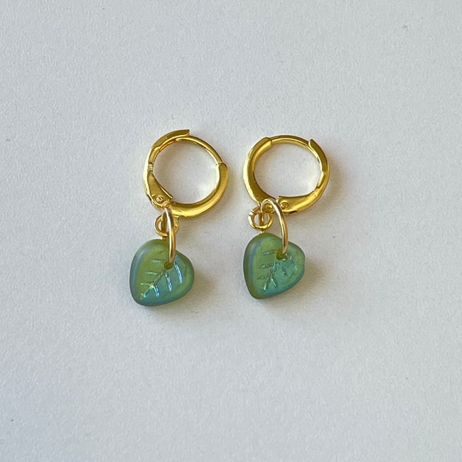 'green heart leaf' gold huggie hoop earrings