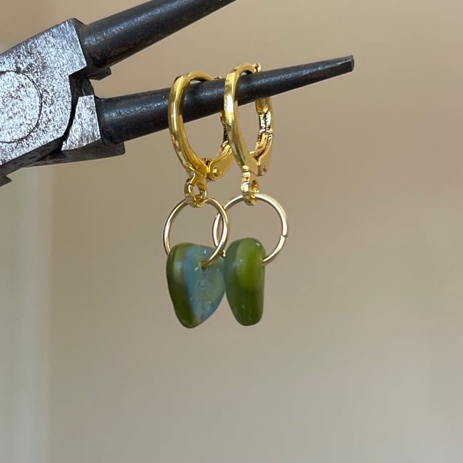 'green heart leaf' gold huggie hoop earrings
