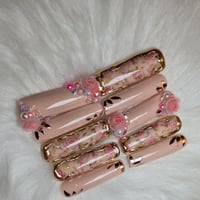 Image 3 of Vintage Romance Nailz