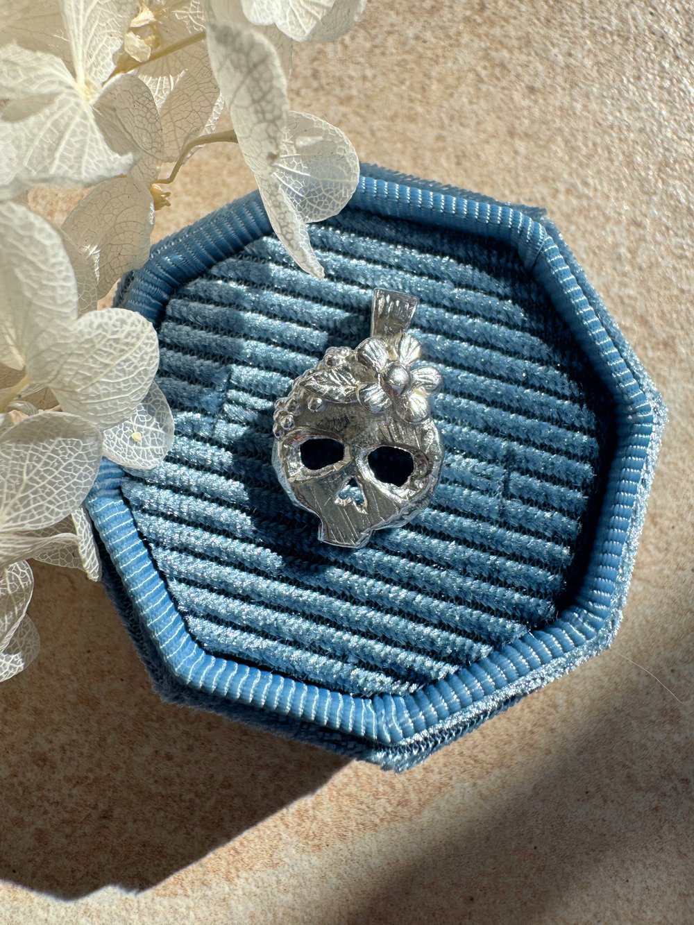 Image of Floral Memento Mori Amulet