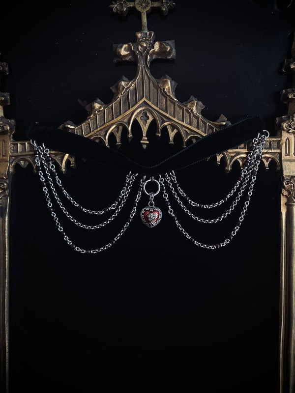 Image of heart's devotion choker