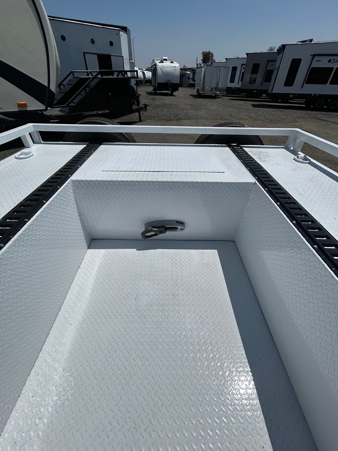 Image of 32' Box Out (Demo)(Polar White)