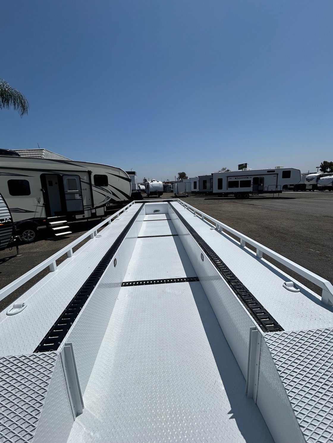 Image of 32' Box Out 