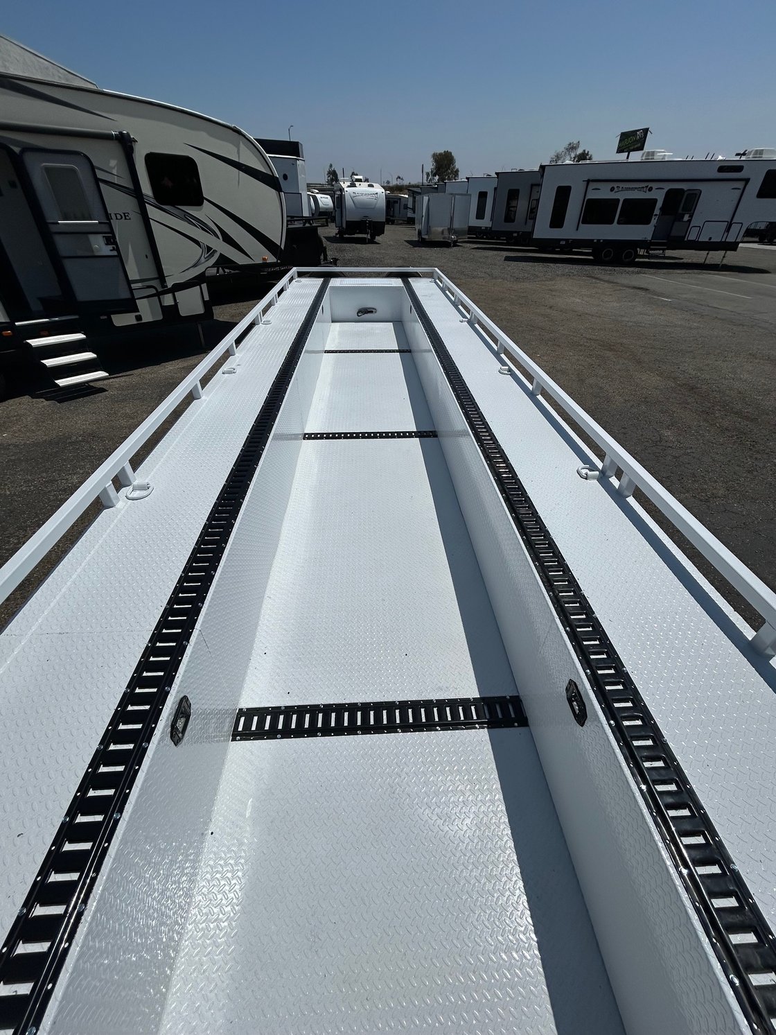 Image of 32' Box Out 
