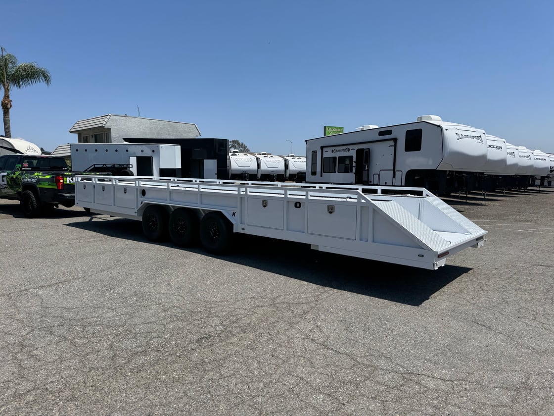 Image of 32' Box Out (Demo)(Polar White)