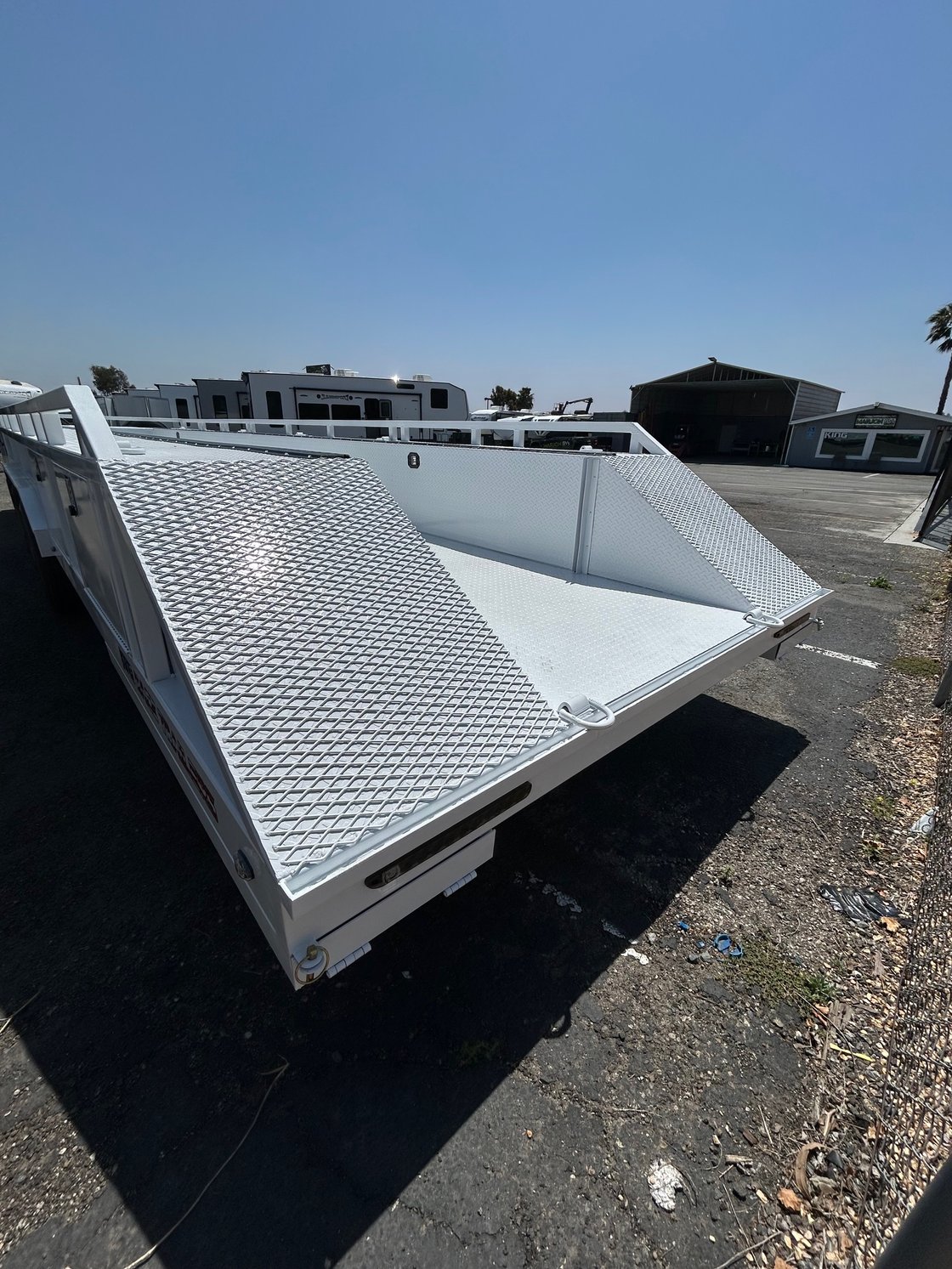 Image of 32' Box Out 