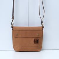 Image 1 of Solo Messenger in light brown
