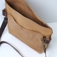 Image 5 of Commuter Small in vintage butter
