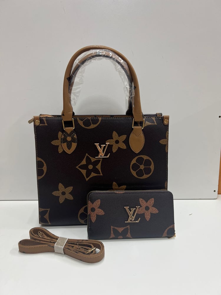 Image of LADIES LUis VutTon BAG & purse
