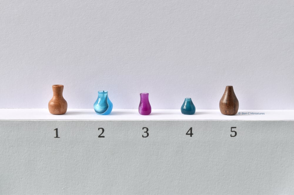 Image of Turned Vases 48th / 24th scale (B1-5)