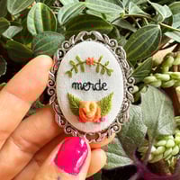 Broche merde #2