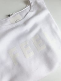 Image 4 of CAMISETA FEEL