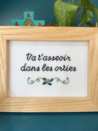 Image 2 of Va t'asseoir dans les orties