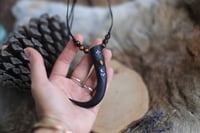Image 3 of Collana Punta di Corno -camoscio-