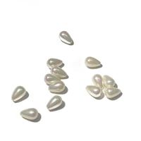 Image 4 of 14PC. Brilliant luster TEAR/DROP Creamy white  shell pearls//Pink and Mint hued sheen