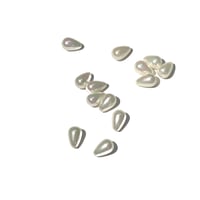 Image 6 of 14PC. Brilliant luster TEAR/DROP Creamy white  shell pearls//Pink and Mint hued sheen