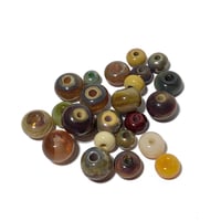 Image 2 of 25PC. DONUT/ROUND CKS-07 Mixed size and color lamp work bead lot//Kiln firedlamp work beads