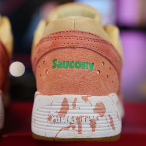 Image of Saucony Grid 8000 Shrimp Scampi