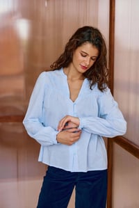 Image 2 of Blusa Bowie Azul Clarita
