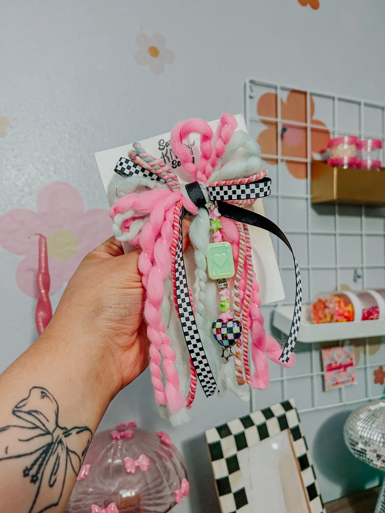 Image of WHIMSY BOW - BEADED 1