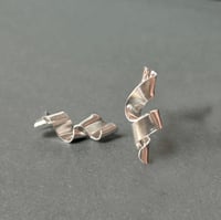 Ribbon earrings