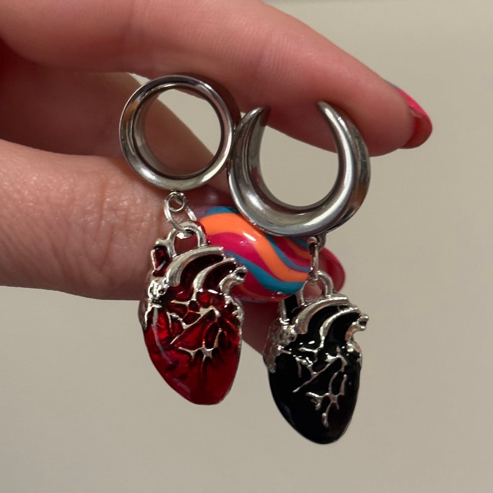 Image of Anatomical Heart Dangles (sizes 4g-2")