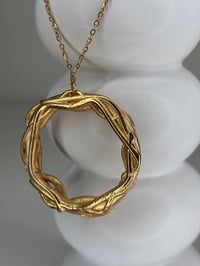 Image 2 of Collar circulo grande Raices