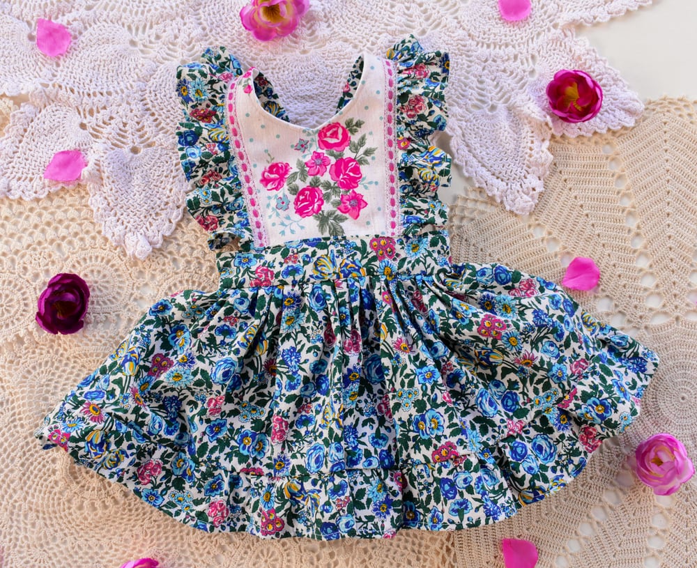 Image of Vintage Floral Pinnie no. 001 