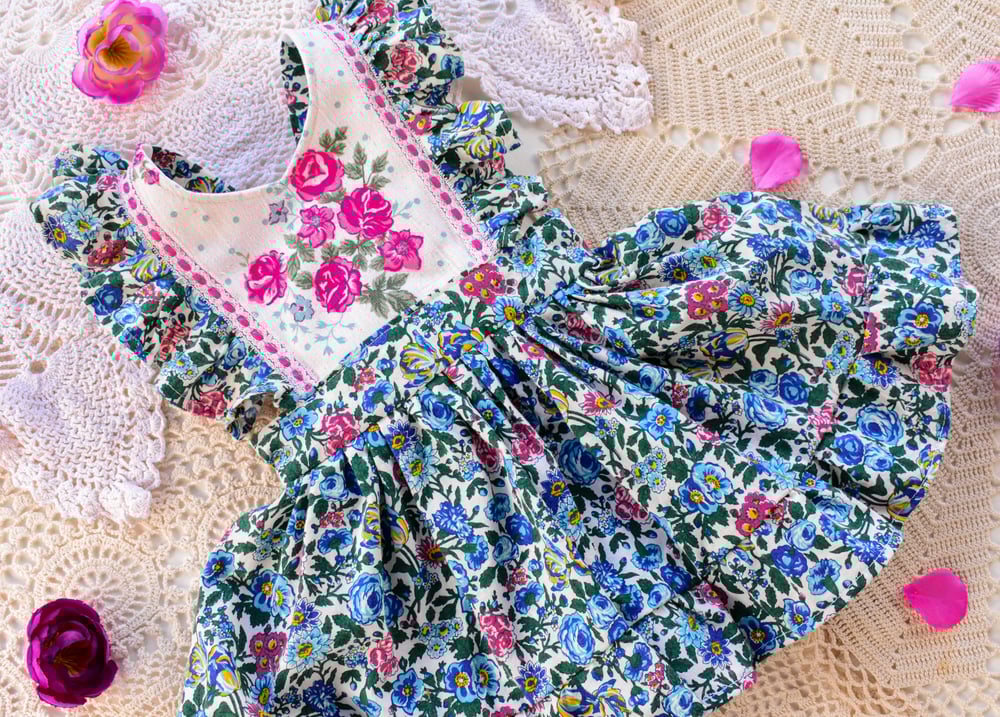 Image of Vintage Floral Pinnie no. 001 