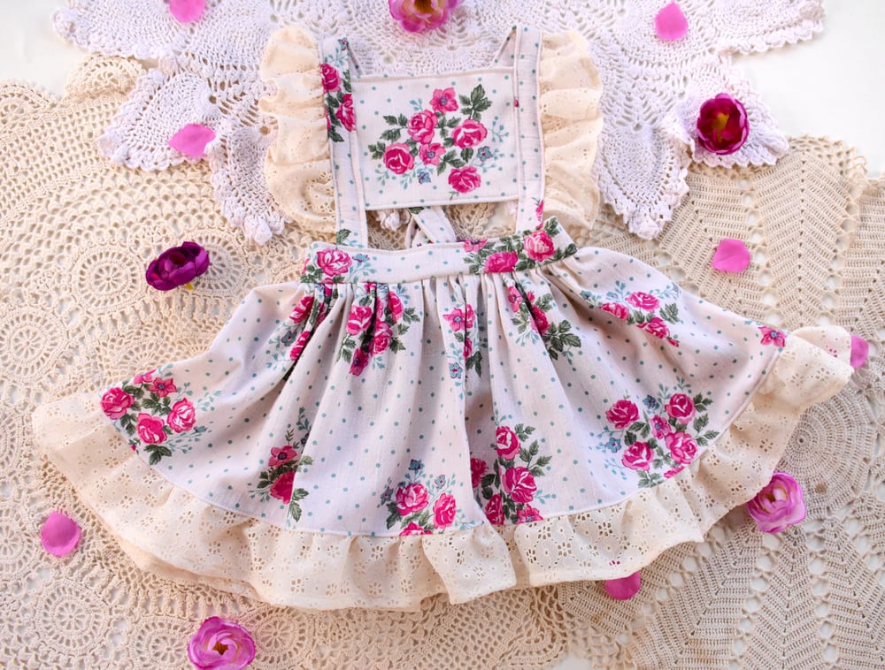 Image of Vintage Floral Pinnie no. 003 