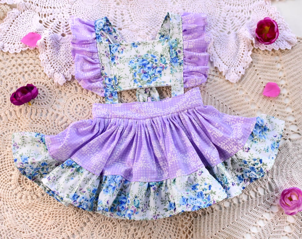 Image of Vintage Floral Pinnie no. 004 