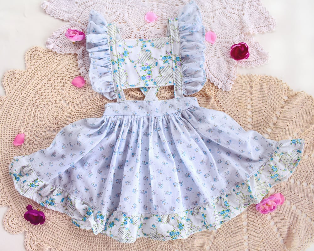 Image of Vintage Floral Pinnie no. 006