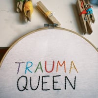 Image 6 of TRAUMA QUEEN - FELPA