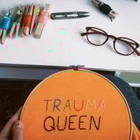 Image 7 of TRAUMA QUEEN - FELPA
