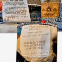 Image 5 of Men's Wrangler Jeans Y2K Vintage Relaxed fit straight leg cut med wash SZ 34/30