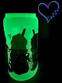 Image 9 of 16oz Evil Leading Ladies Glow in the Dark Glass Can 