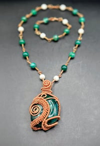 Image 8 of Green Agate Pendant/White and Green Agate Necklace with matching Bracelet 