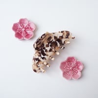 Image 3 of  *NEW* Missy Hair Claw In Conch Shell