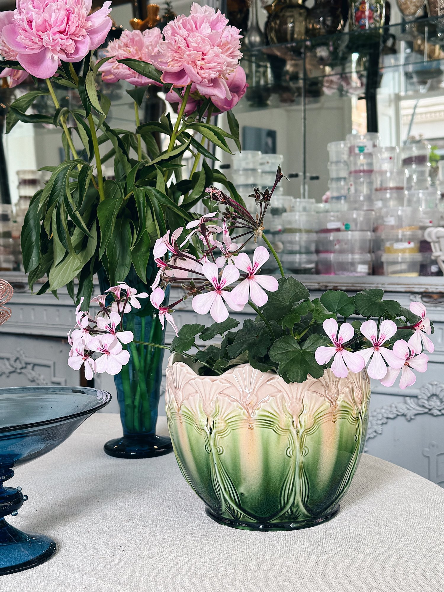 Rörstrand majolica sart rosa og grøn