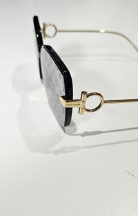 Image 2 of Lulu 1:1 glass 