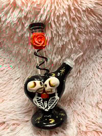 Image 20 of Skull Love Bong